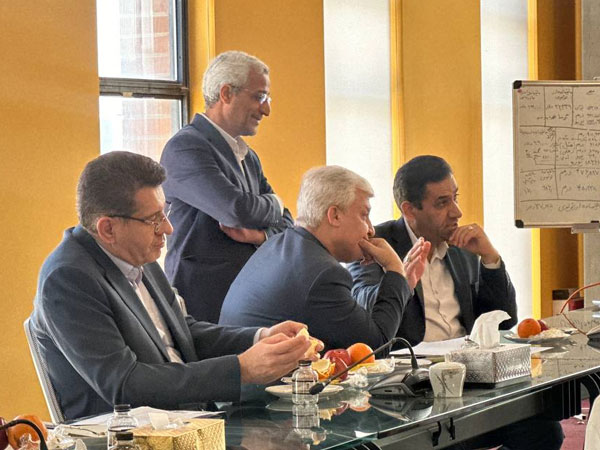 بازدید مدیر کل بانک سپه و معاونین استان از گروه صنعتی نفت ابزار