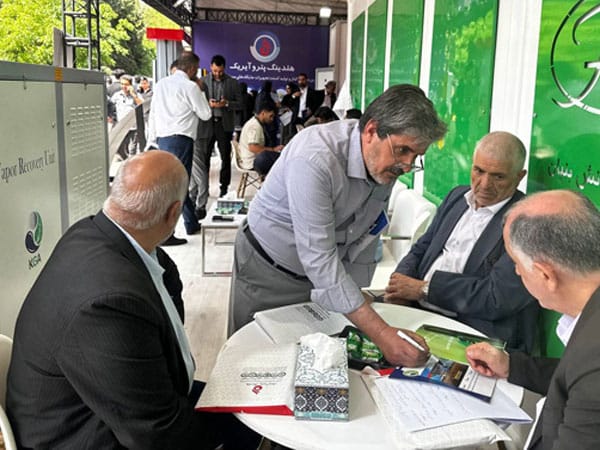 گزارش تصویری حضور چشمگیر شرکت کهاب گستران در بیست و نهمین نمایشگاه بین المللی نفت گاز پالایش و پتروشیمی تهران ۱۴۰۴